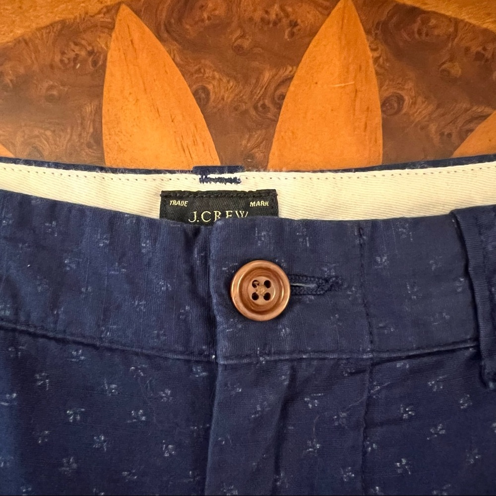 J. Crew 9” Stanton Navy All Over Floral Print Flat Front Shorts 30 Lightweight - Picture 9 of 13